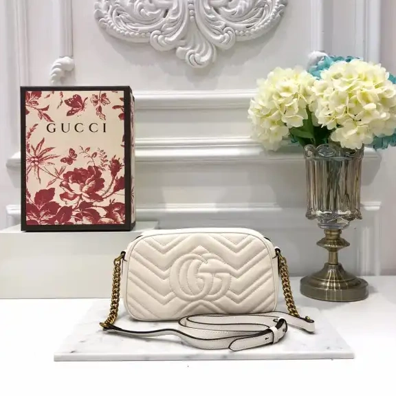 Hyperpeter shoulder Gucci Marmont GG bag matelassé small 0530
